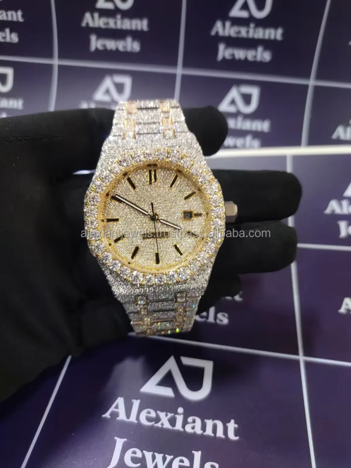 Hip Hop Luxury Automatic Mechanical Watch for Men VVS D Colour Moissanite Iced Out Sport Watch with Analog Glass Dial Display