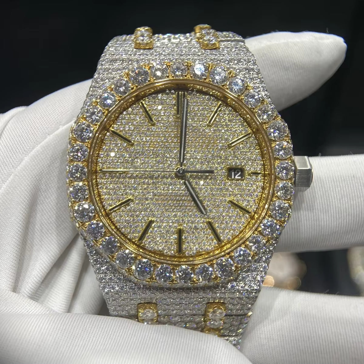 Hip Hop Luxury Automatic Mechanical Watch for Men VVS D Colour Moissanite Iced Out Sport Watch with Analog Glass Dial Display